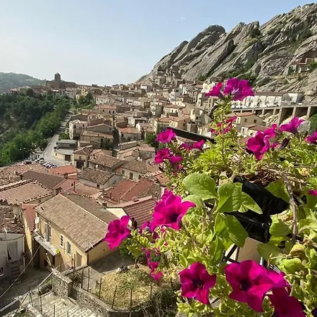 La Pietra Gialla 아파트 피에트라페르토사