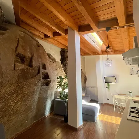 La Pietra Gialla * Pietrapertosa